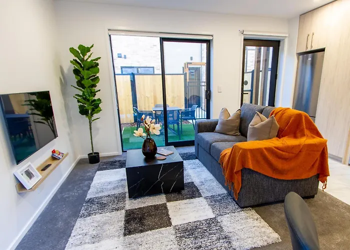 2 Bedroom Central Christchurch Hub