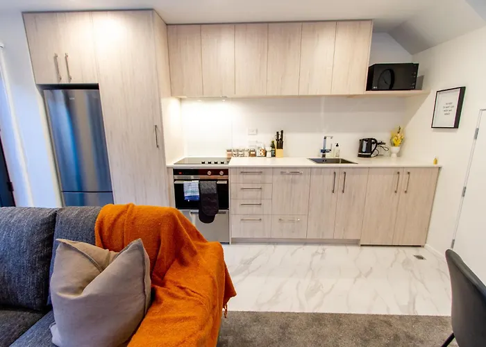 2 Bedroom Central Christchurch Hub